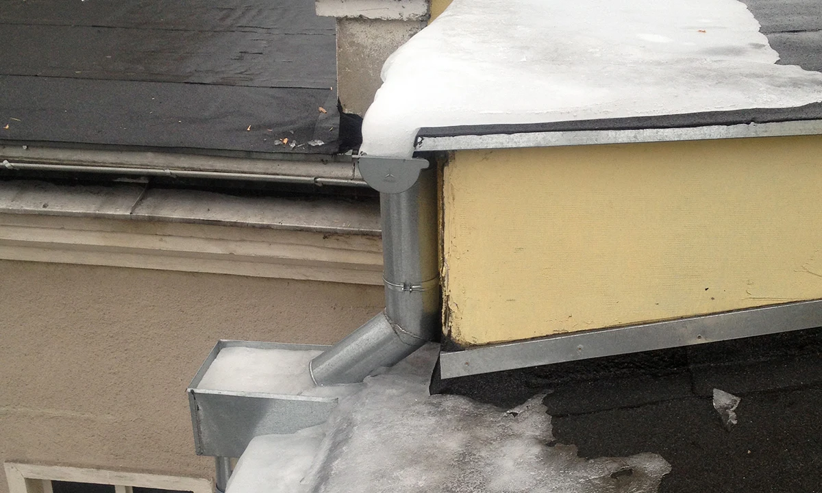 Dlaczego rynna i rura spustowa zamarzają?