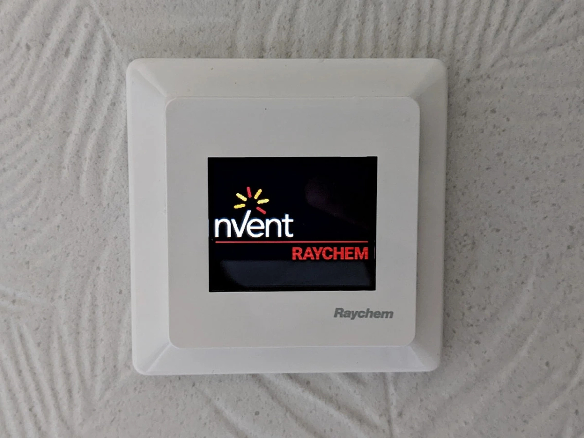Ramka do termostatu Raychem R-SENZ-WIFI | kolor biały